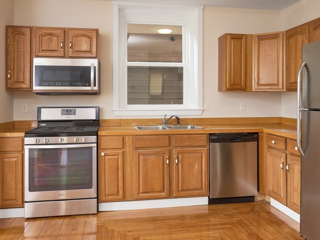 3 bed, 2 bath apartment for rent at 15 Hamilton St Unit 1, Southbridge — photo 8 of 28