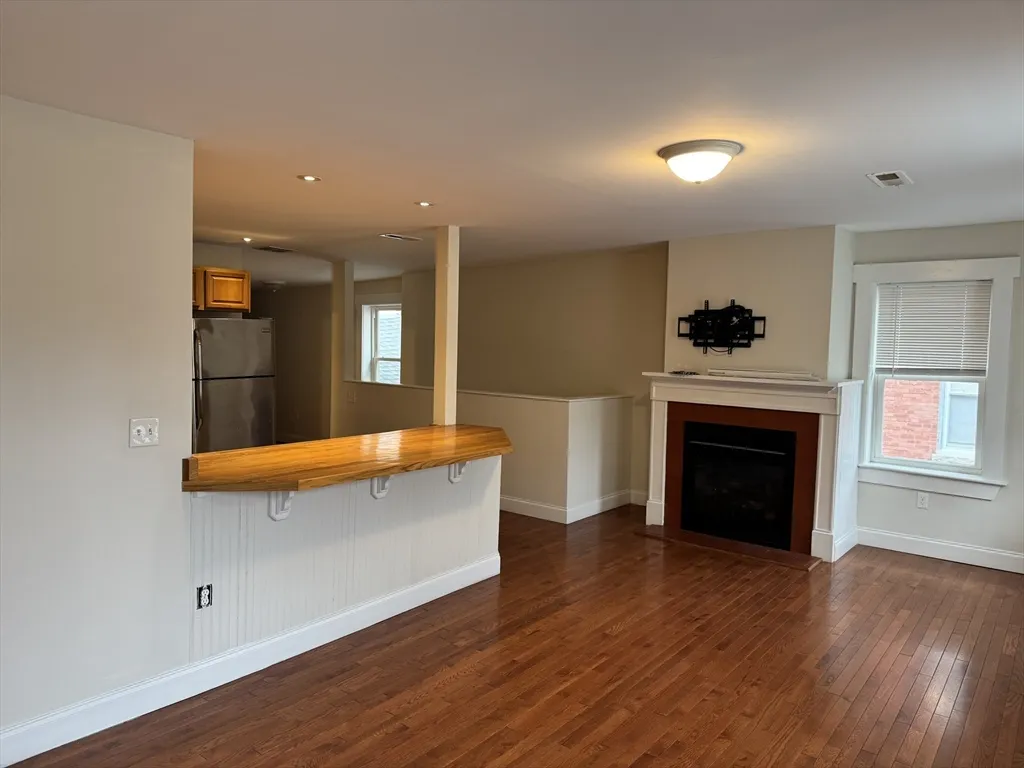 3 bed, 2 bath apartment for rent at 15 Hamilton St Unit 3, Southbridge