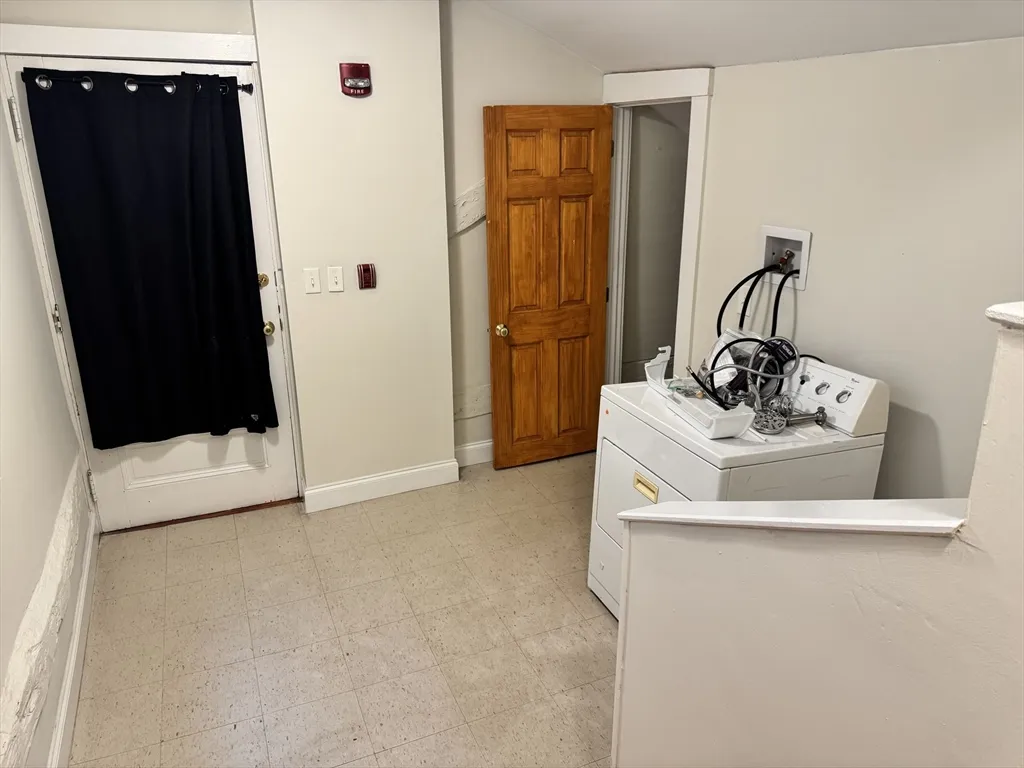 3 bed, 2 bath apartment for rent at 15 Hamilton St Unit 3, Southbridge — photo 15 of 17
