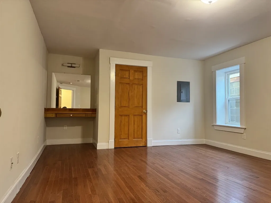 3 bed, 2 bath apartment for rent at 15 Hamilton St Unit 3, Southbridge — photo 5 of 17
