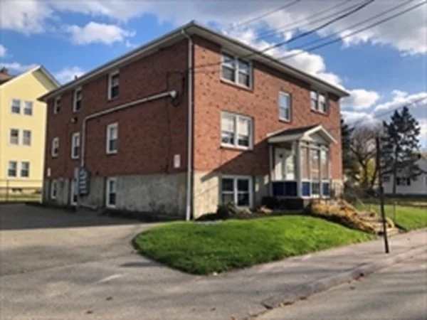 2 bed, 1 bath apartment for rent at 15 Hamilton St Unit 4, Taunton