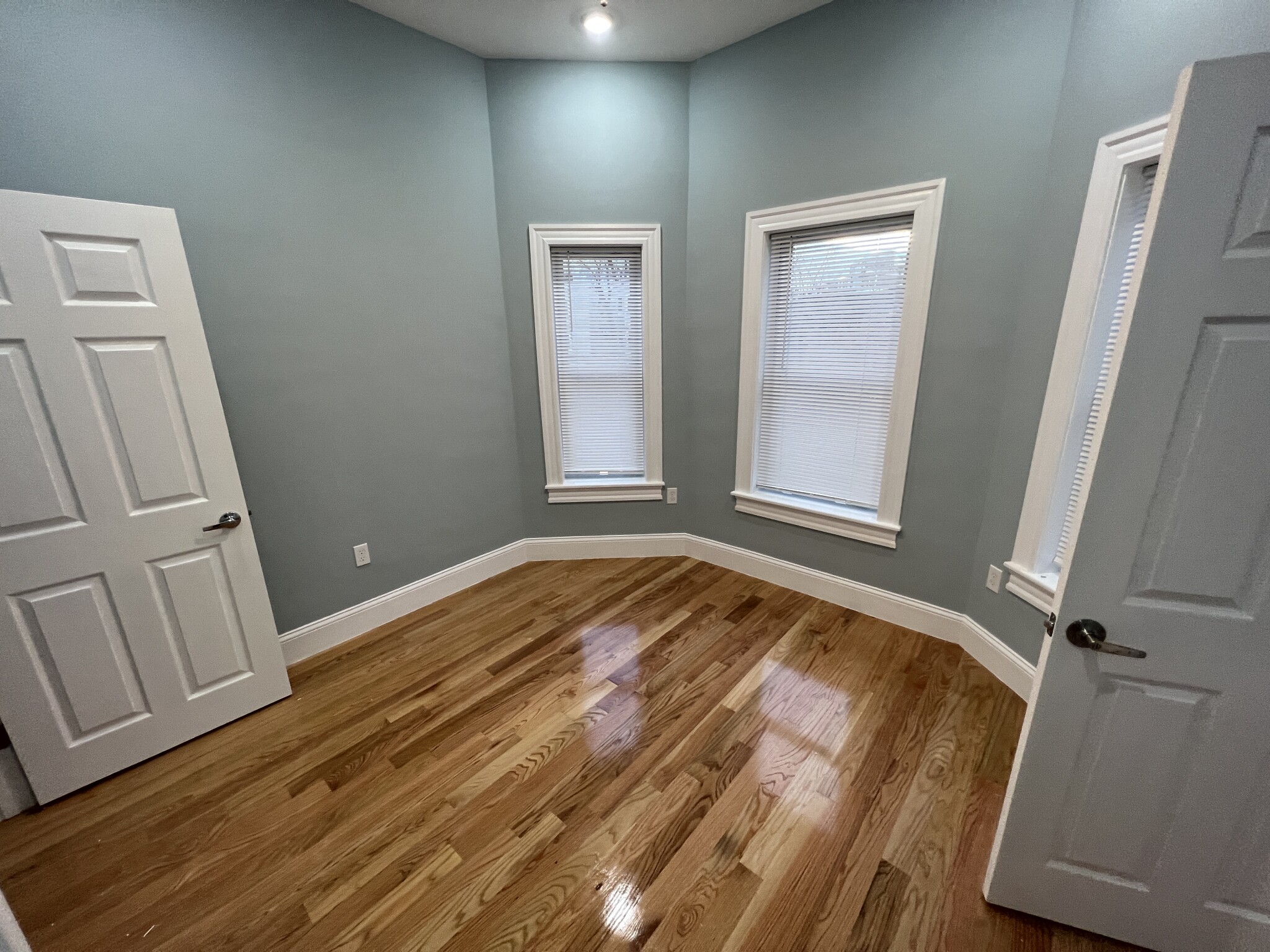 4 bed, 2 bath apartment for rent at 15 Harold St Unit 15, Ward Two — photo 9 of 27