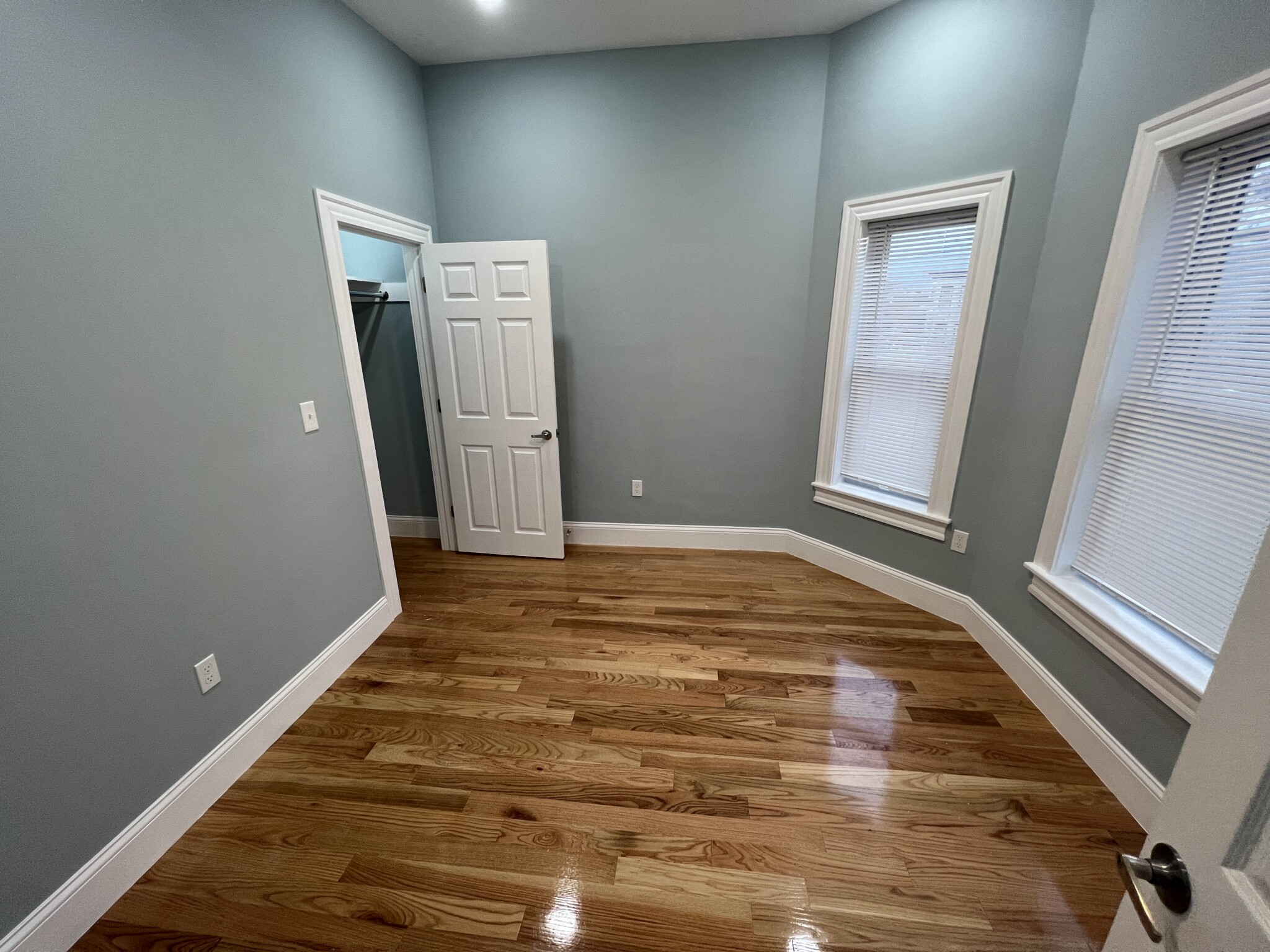 4 bed, 2 bath apartment for rent at 15 Harold St Unit 15, Ward Two — photo 8 of 27