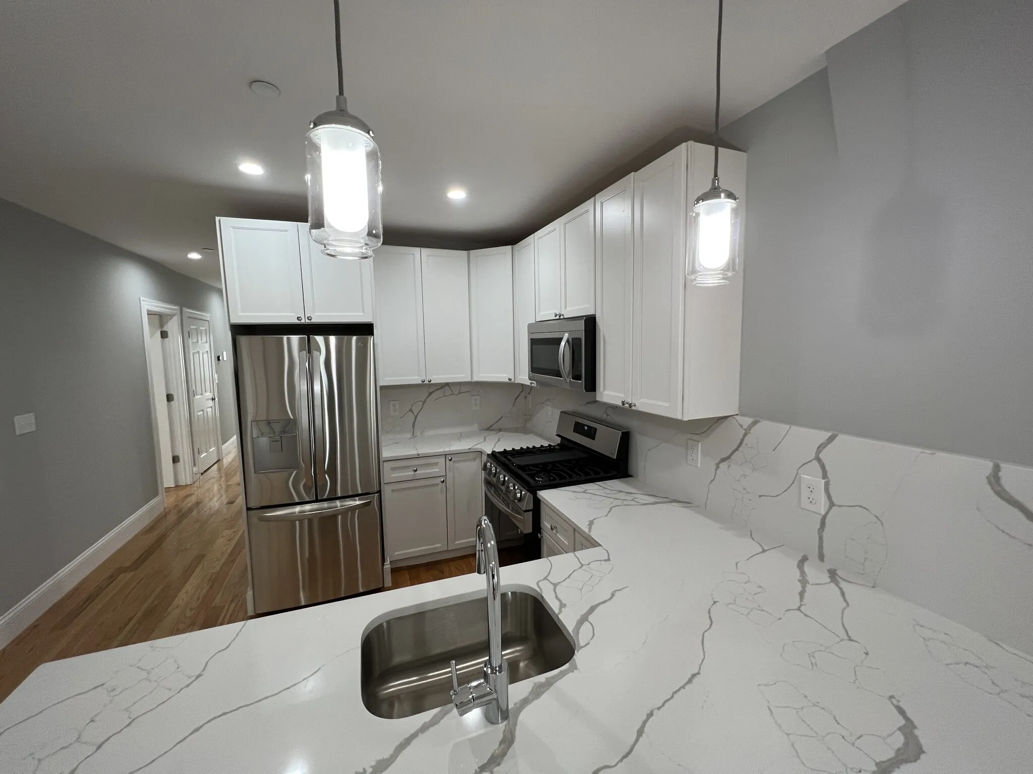 4 bed, 2 bath apartment for rent at 15 Harold St Unit 2, Ward Two — photo 2 of 30