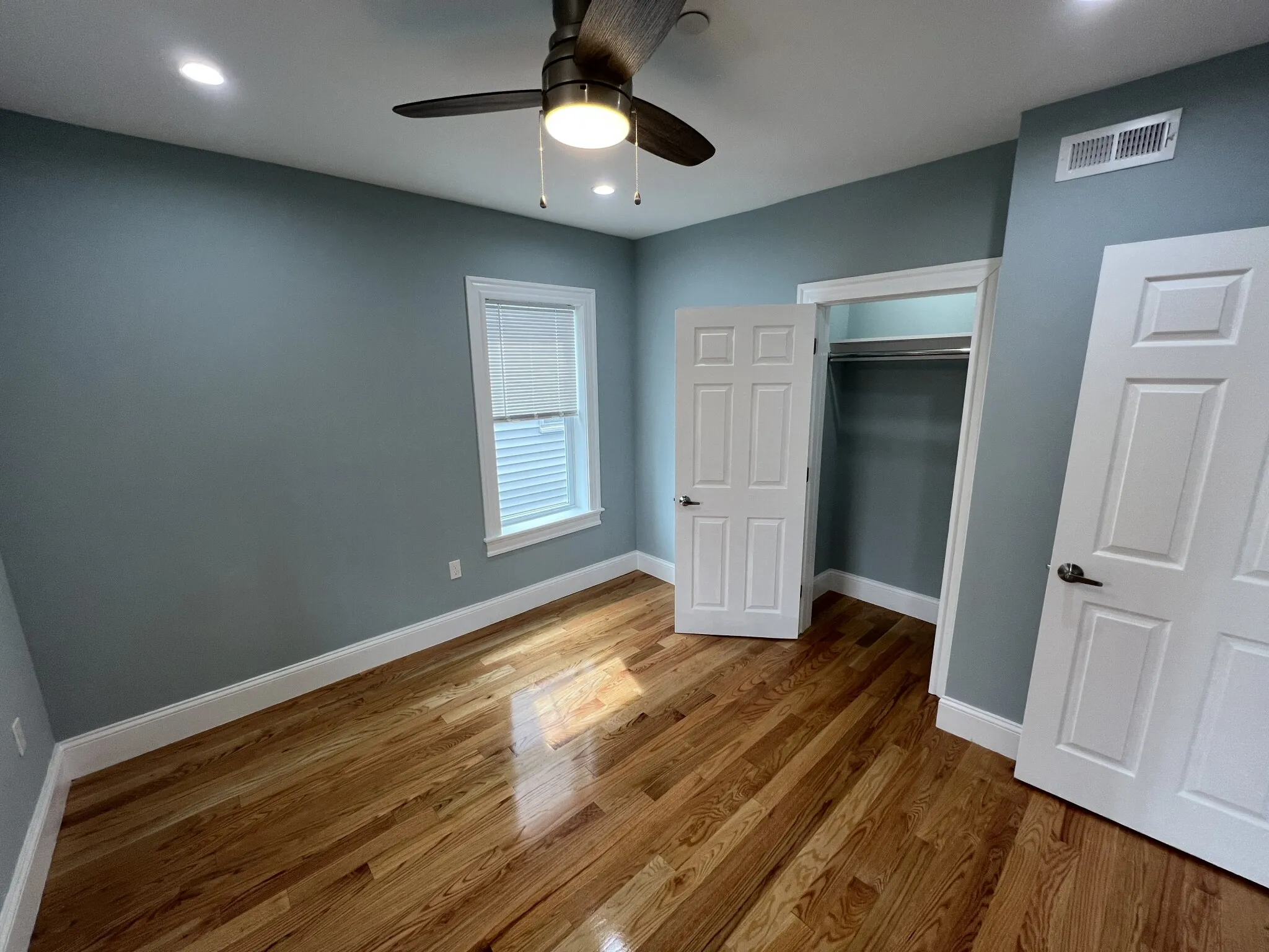 4 bed, 2 bath apartment for rent at 15 Harold St Unit 2, Ward Two — photo 22 of 30