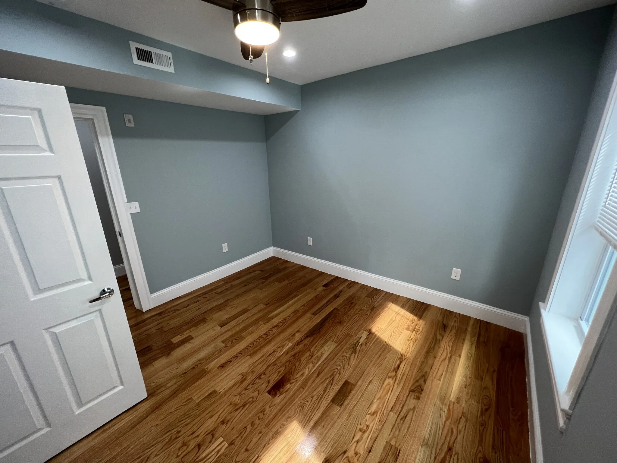4 bed, 2 bath apartment for rent at 15 Harold St Unit 2, Ward Two — photo 17 of 30