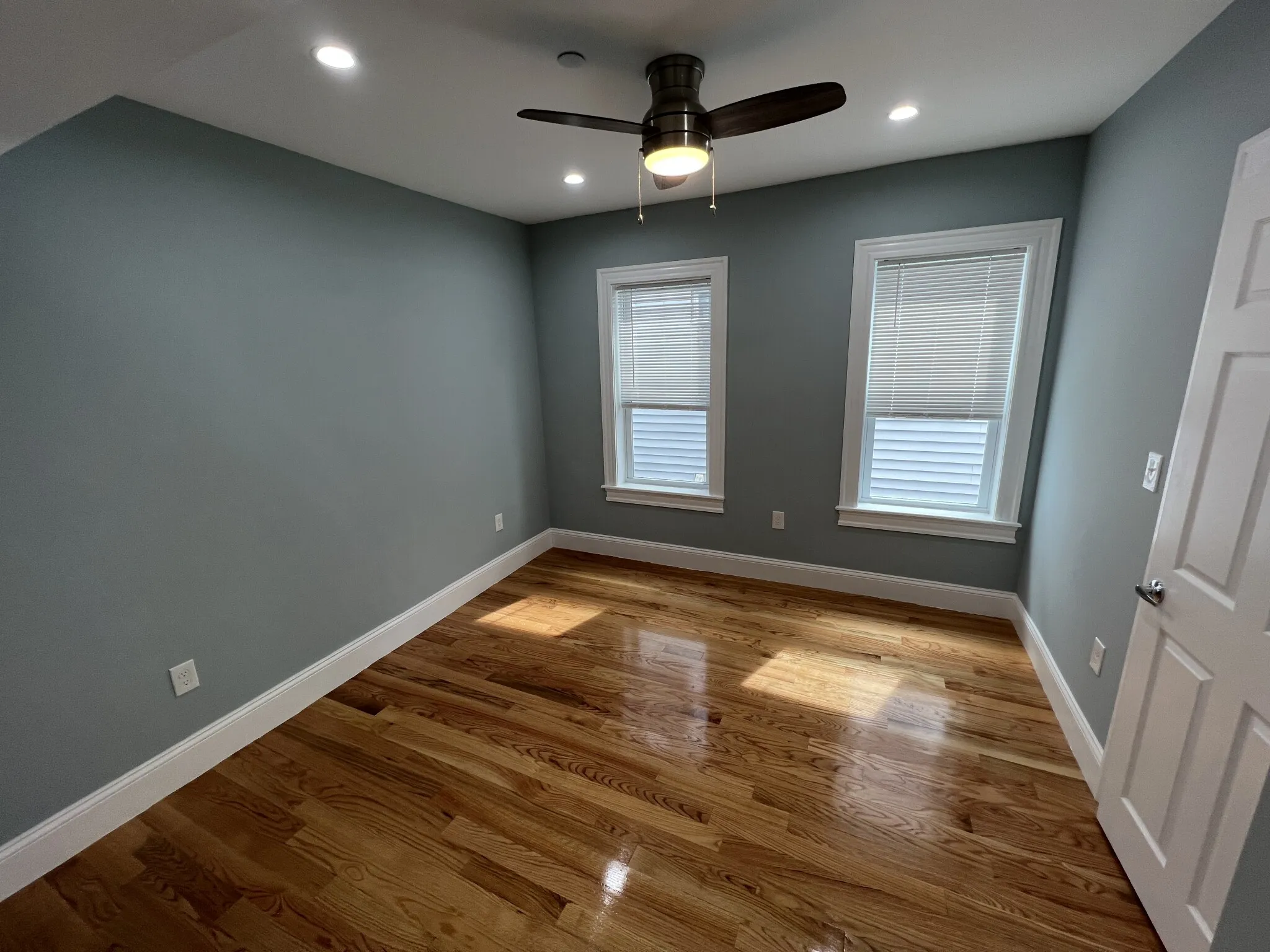 4 bed, 2 bath apartment for rent at 15 Harold St Unit 2, Ward Two — photo 15 of 30