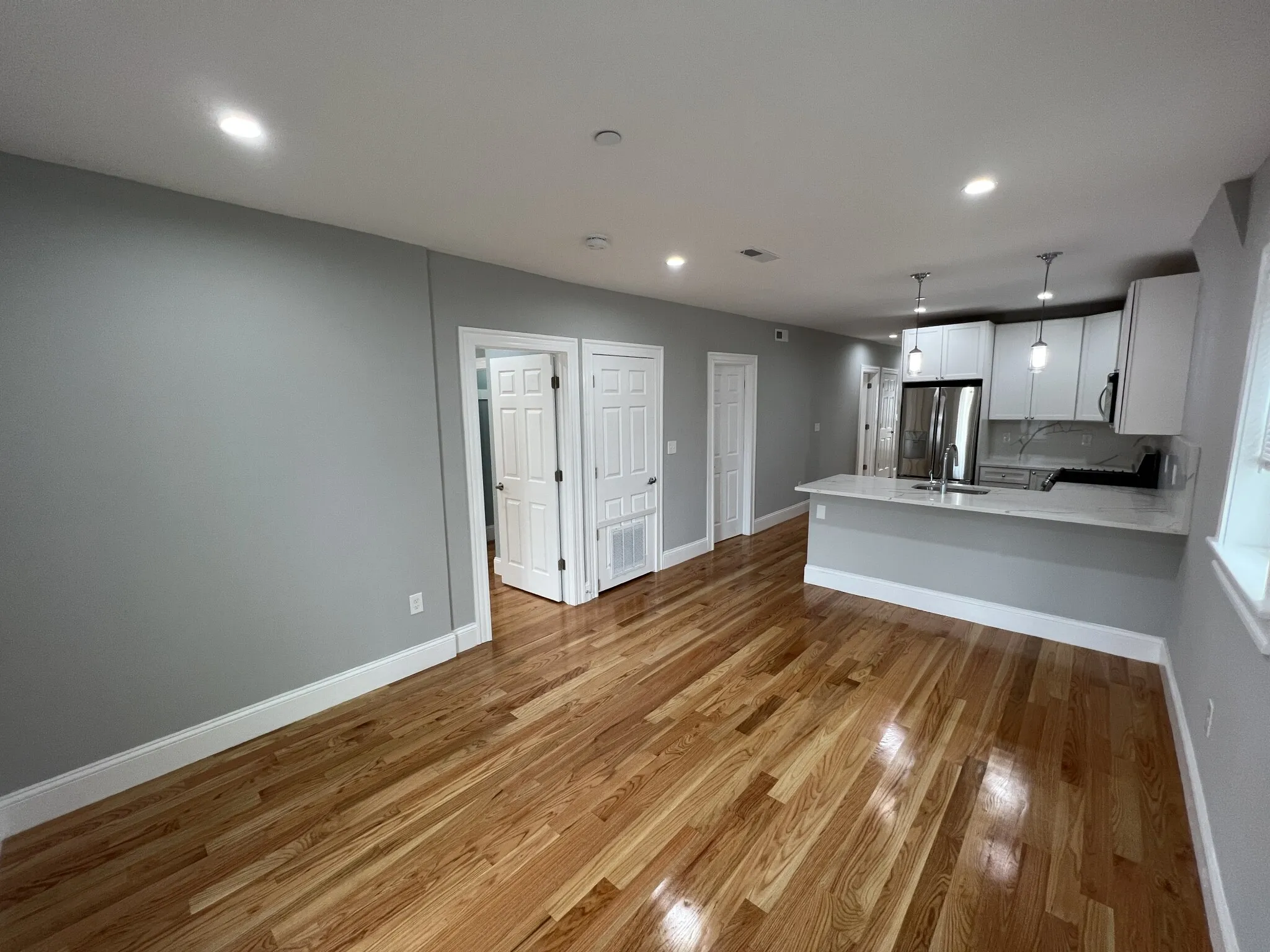 4 bed, 2 bath apartment for rent at 15 Harold St Unit 2, Ward Two — photo 6 of 30