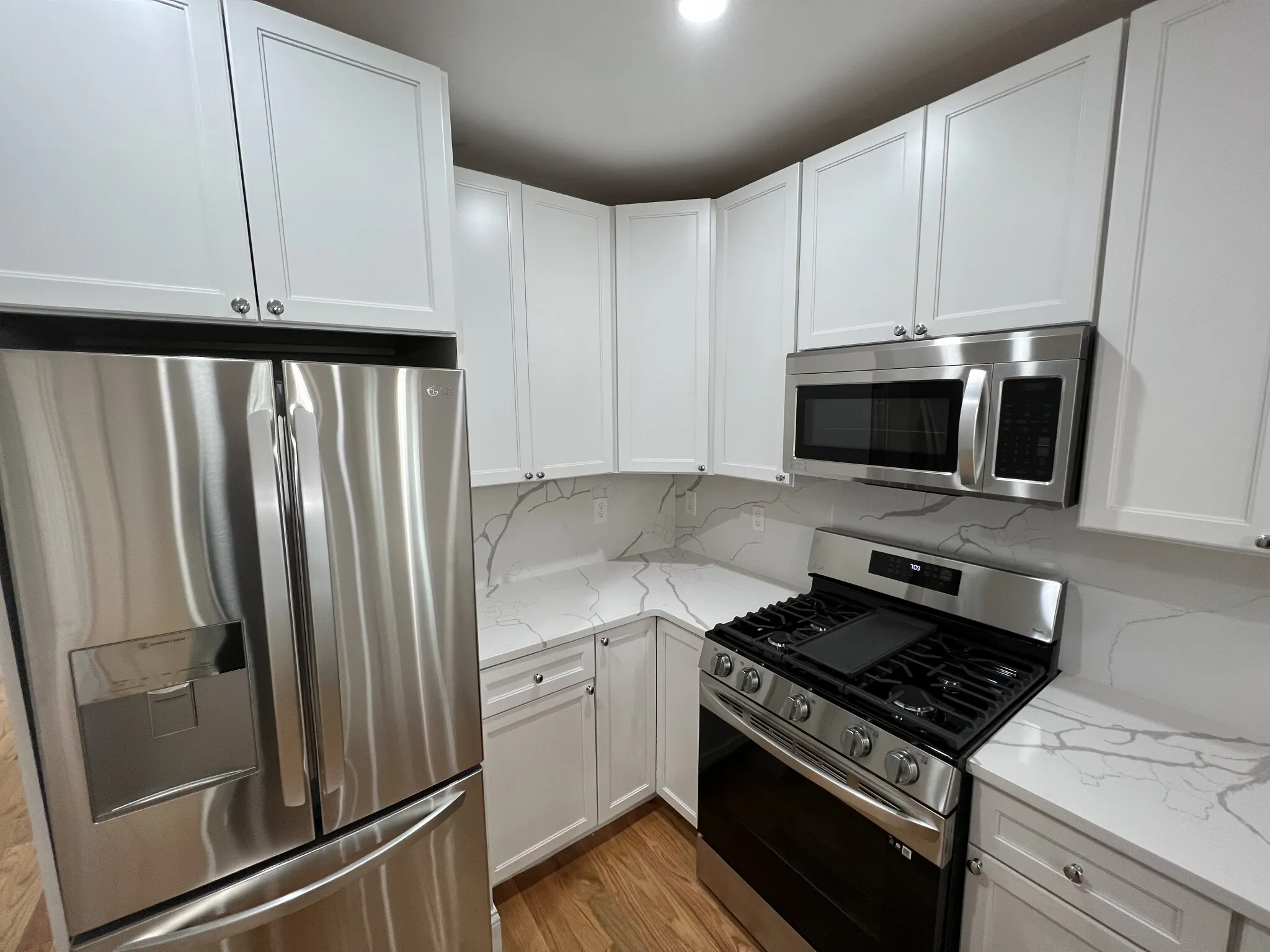 4 bed, 2 bath apartment for rent at 15 Harold St Unit 2, Ward Two — photo 5 of 30