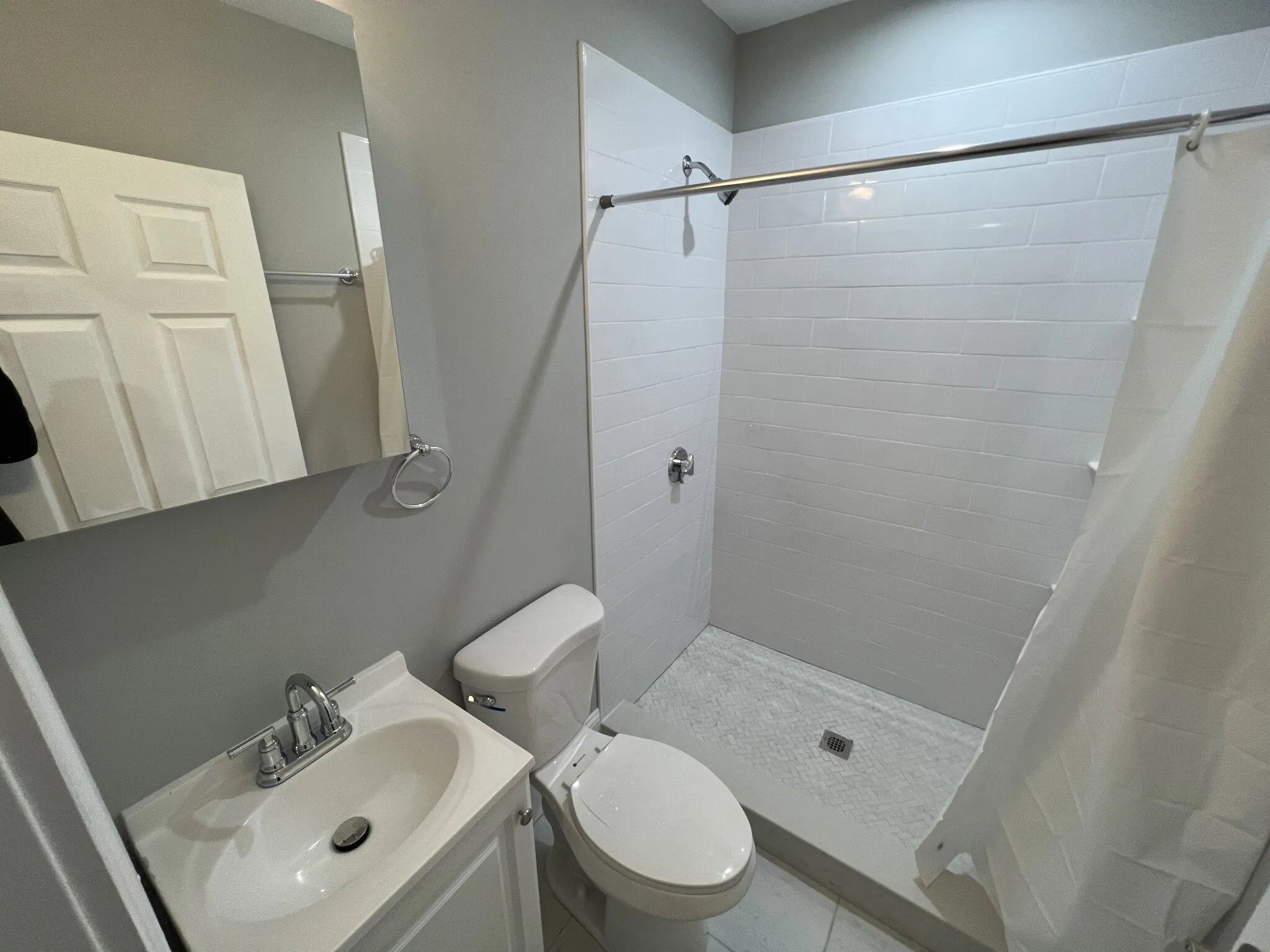 4 bed, 2 bath apartment for rent at 15 Harold St Unit 2, Ward Two — photo 18 of 30