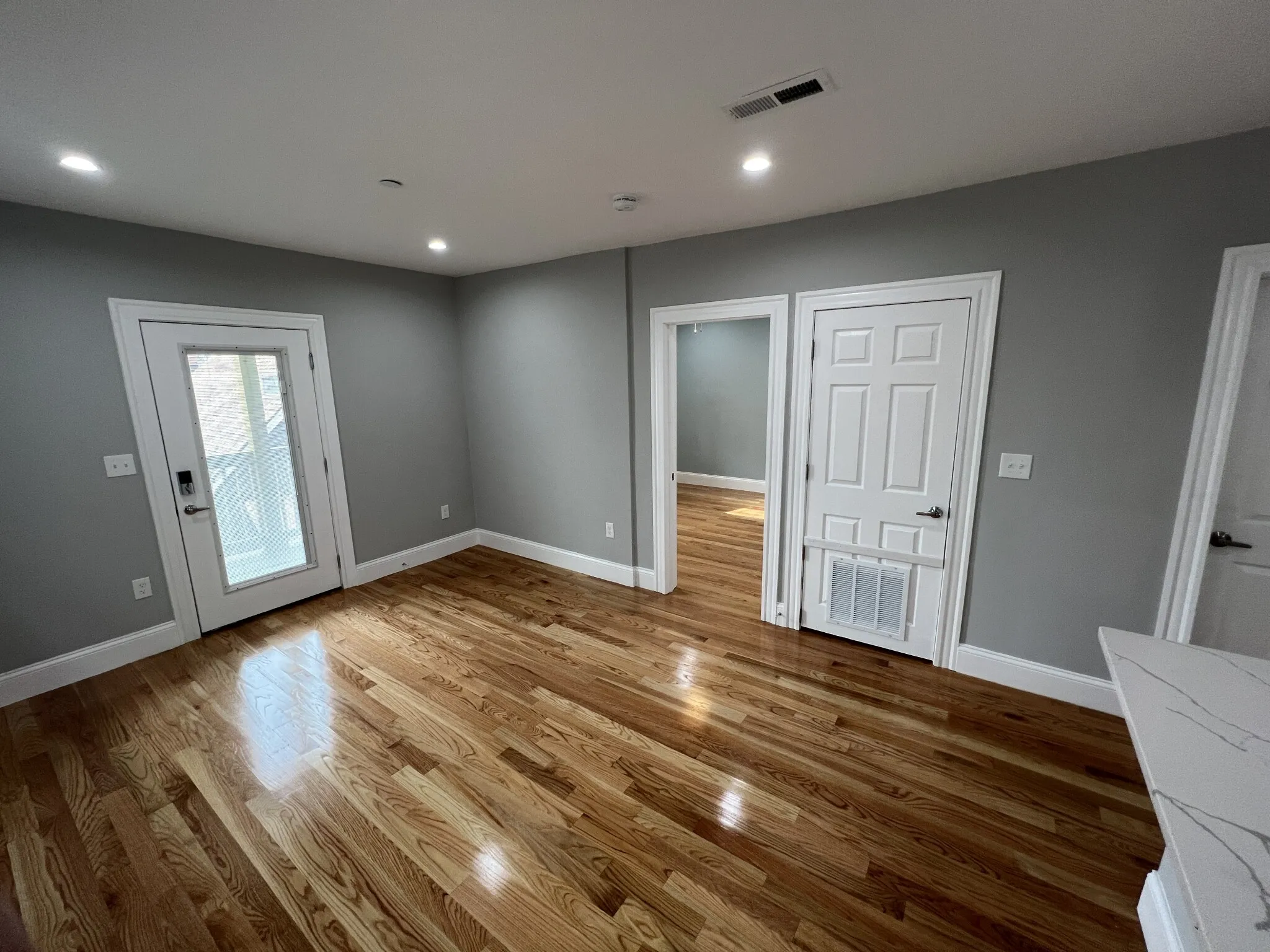 4 bed, 2 bath apartment for rent at 15 Harold St Unit 2, Ward Two — photo 7 of 30