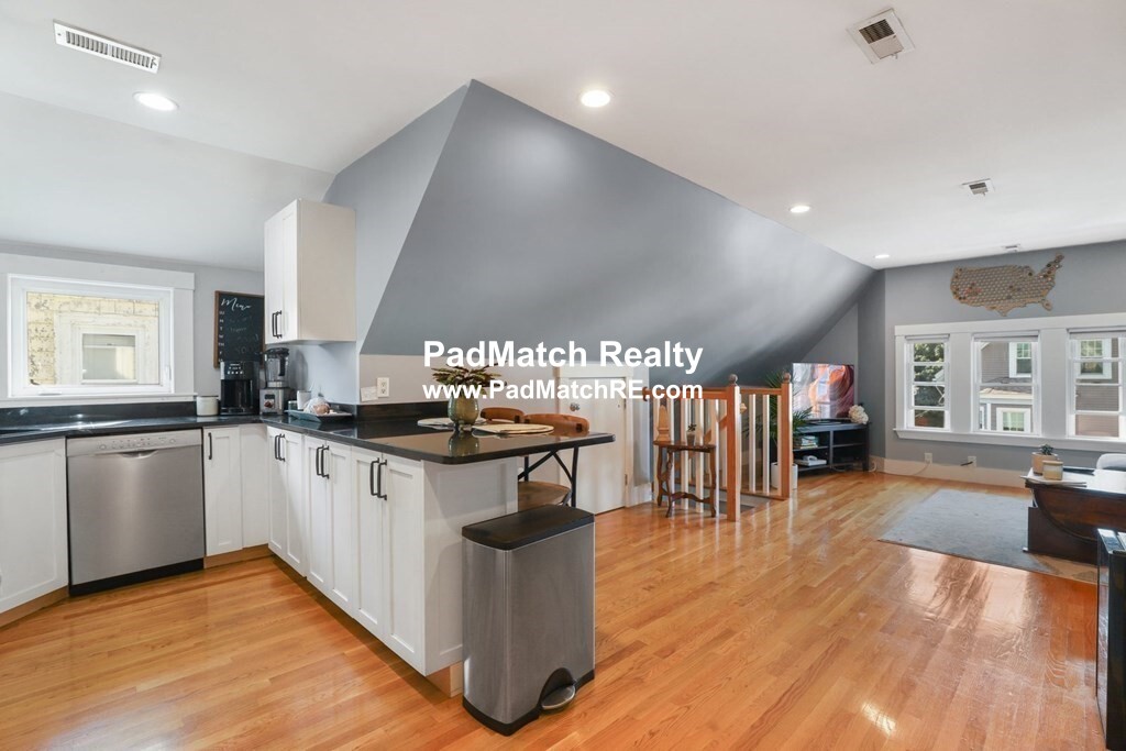 2 bed, 1 bath apartment for rent at 15 Harvest St Unit 3, Dorchester — photo 5 of 18