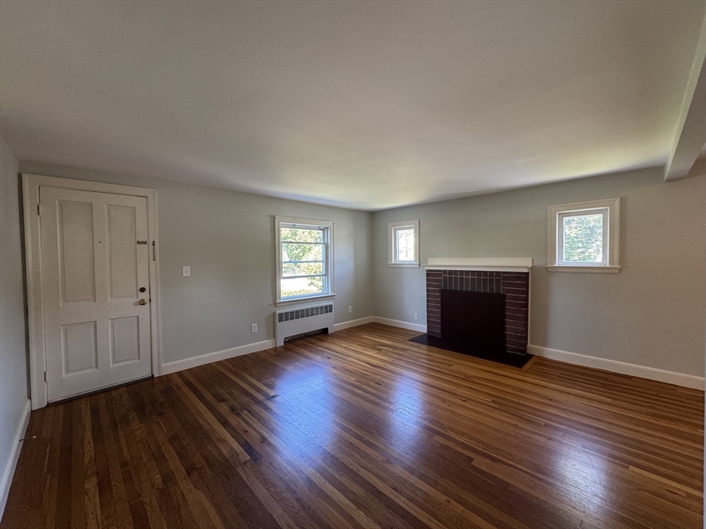 2 bed, 1 bath apartment for rent at 15 Hatfield Rd Unit 15, West Newton — photo 2 of 11