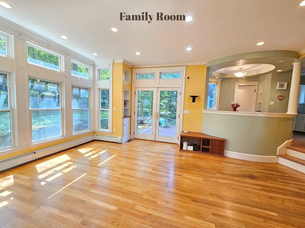 4 bed, 2 bath apartment for rent at 15 Hawthorne Ave, Arlington — photo 4 of 21