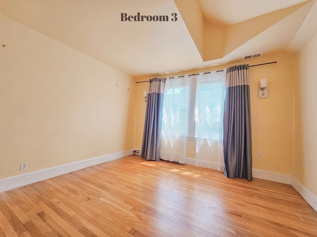 4 bed, 2 bath apartment for rent at 15 Hawthorne Ave, Arlington — photo 16 of 21