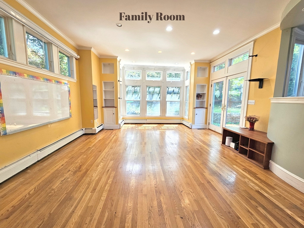 4 bed, 2 bath apartment for rent at 15 Hawthorne Ave, Arlington — photo 5 of 21