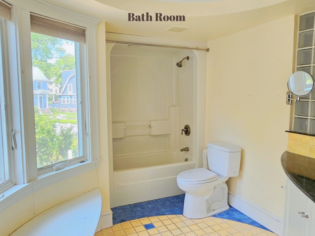 4 bed, 2 bath apartment for rent at 15 Hawthorne Ave, Arlington — photo 14 of 21