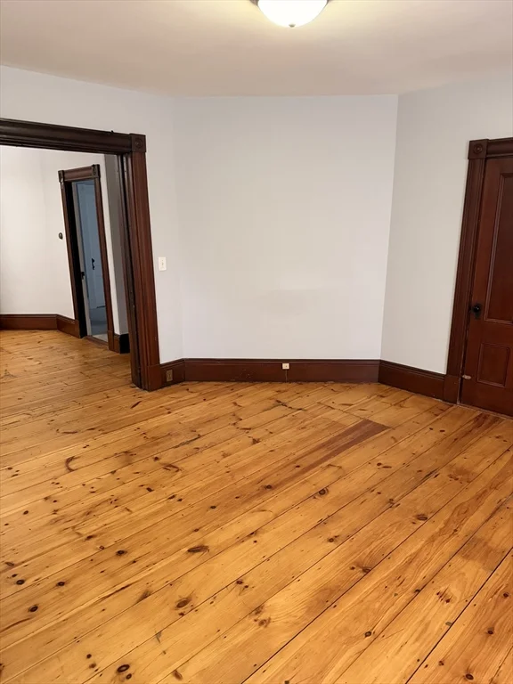 3 bed, 1 bath apartment for rent at 15 Hayden St Unit 1, Marlborough — photo 4 of 19