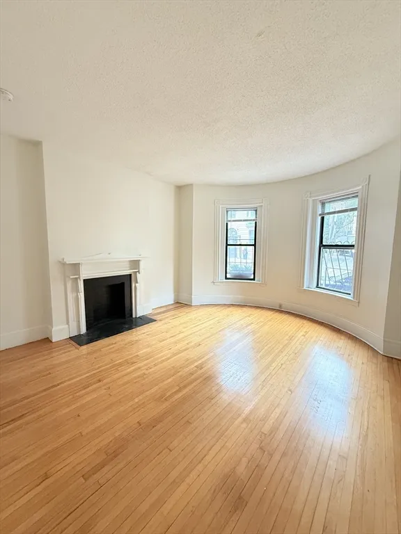 2 bed, 1 bath apartment for rent at 15 Hemenway St Unit 1, Fenway — photo 5 of 14