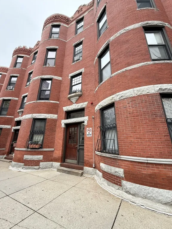 2 bed, 1 bath apartment for rent at 15 Hemenway St Unit 1, Fenway — photo 11 of 14