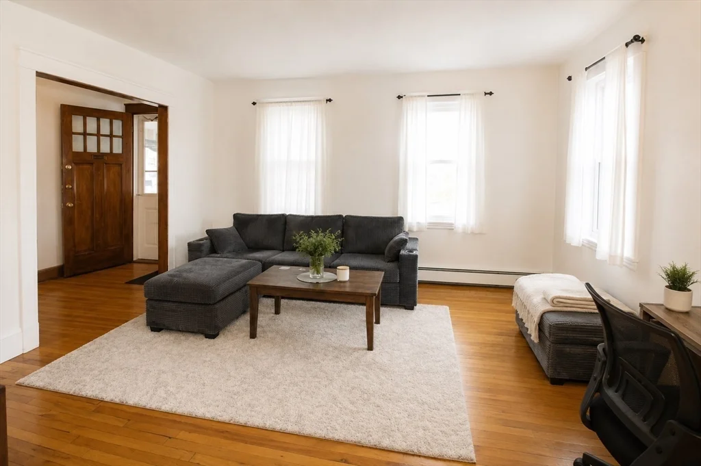 2 bed, 1 bath apartment for rent at 15 Herbert Rd Unit 15, Arlington — photo 3 of 9