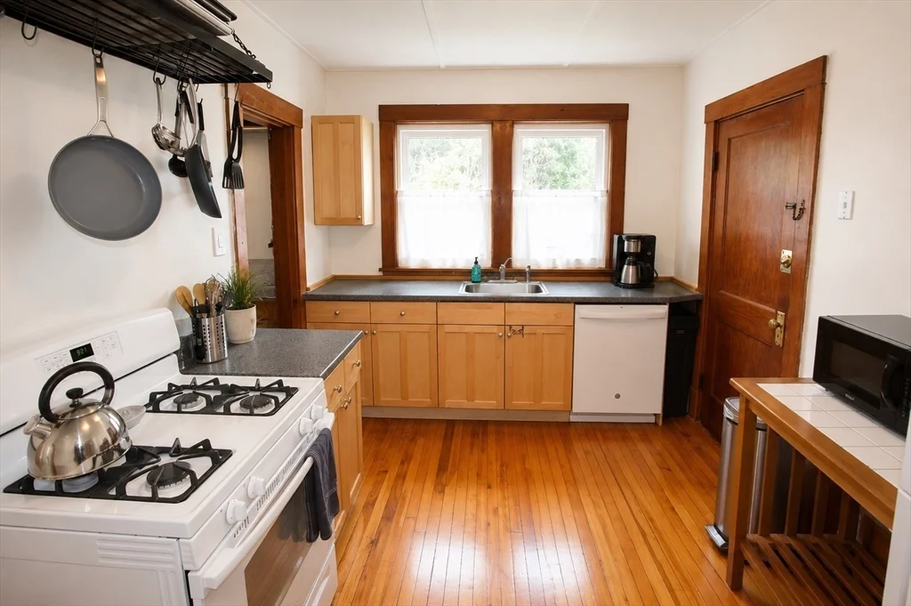 2 bed, 1 bath apartment for rent at 15 Herbert Rd Unit 15, Arlington — photo 6 of 9