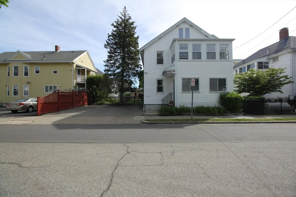 2 bed, 1 bath apartment for rent at 15 Herbert Rd Unit 15, Arlington — photo 1 of 9