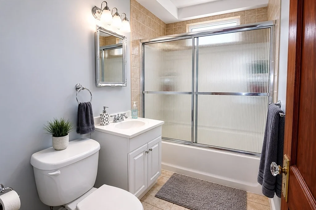 2 bed, 1 bath apartment for rent at 15 Herbert Rd Unit 15, Arlington — photo 9 of 9