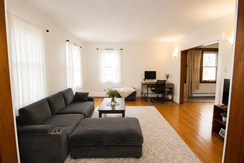2 bed, 1 bath apartment for rent at 15 Herbert Rd Unit 15, Arlington — photo 2 of 9