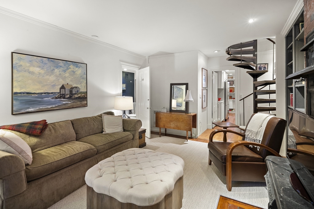 2 bed, 2 bath apartment for rent at 15 Hereford St Unit 1, Back Bay — photo 9 of 18