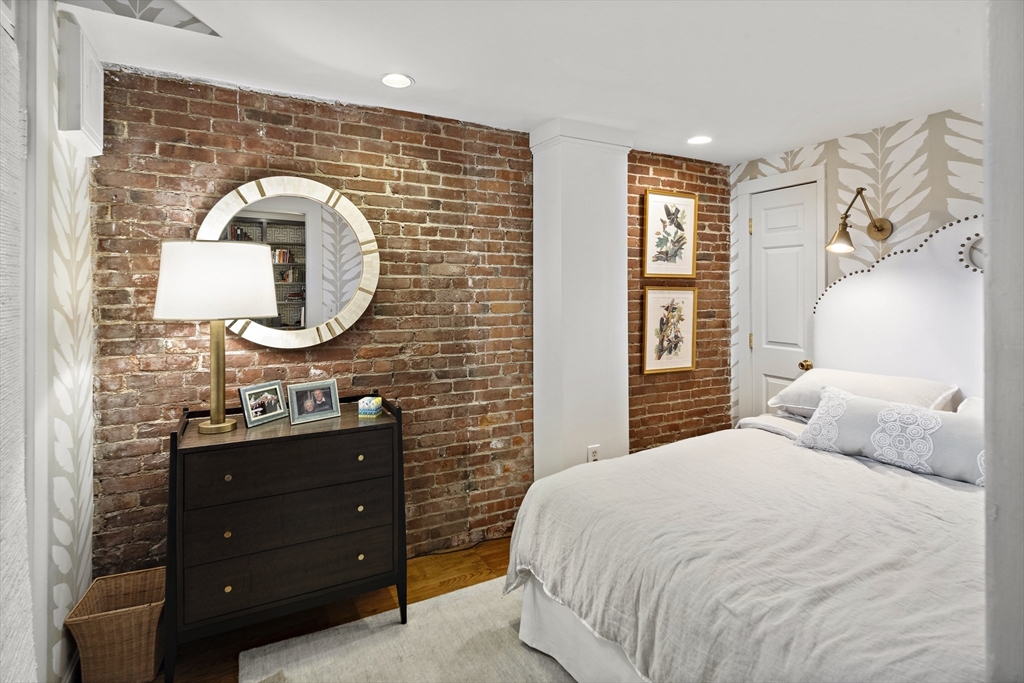 2 bed, 2 bath apartment for rent at 15 Hereford St Unit 1, Back Bay — photo 12 of 18