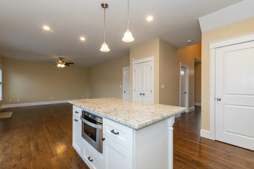 4 bed, 2 bath apartment for rent at 15 Hialeah Ln, Framingham — photo 19 of 42