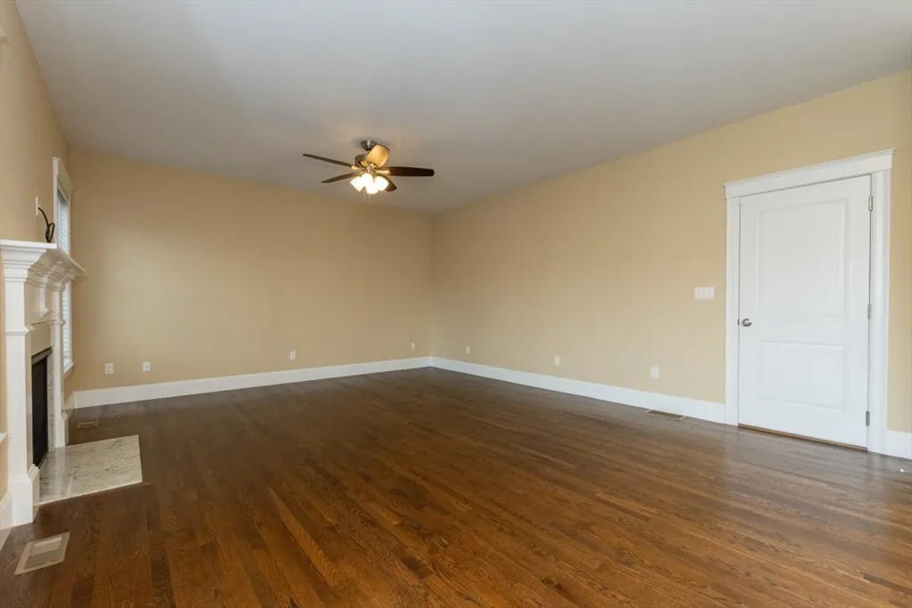4 bed, 2 bath apartment for rent at 15 Hialeah Ln, Framingham — photo 21 of 42