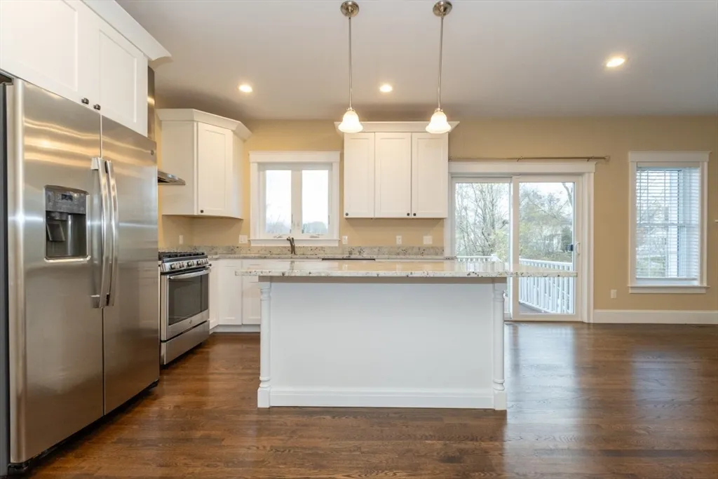 4 bed, 2 bath apartment for rent at 15 Hialeah Ln, Framingham — photo 16 of 42