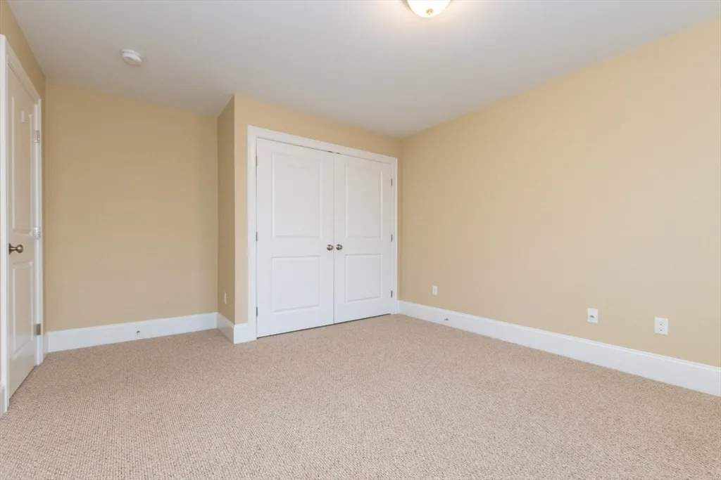 4 bed, 2 bath apartment for rent at 15 Hialeah Ln, Framingham — photo 36 of 42