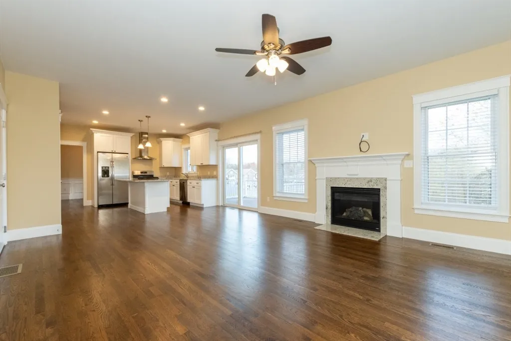 4 bed, 2 bath apartment for rent at 15 Hialeah Ln, Framingham — photo 23 of 42