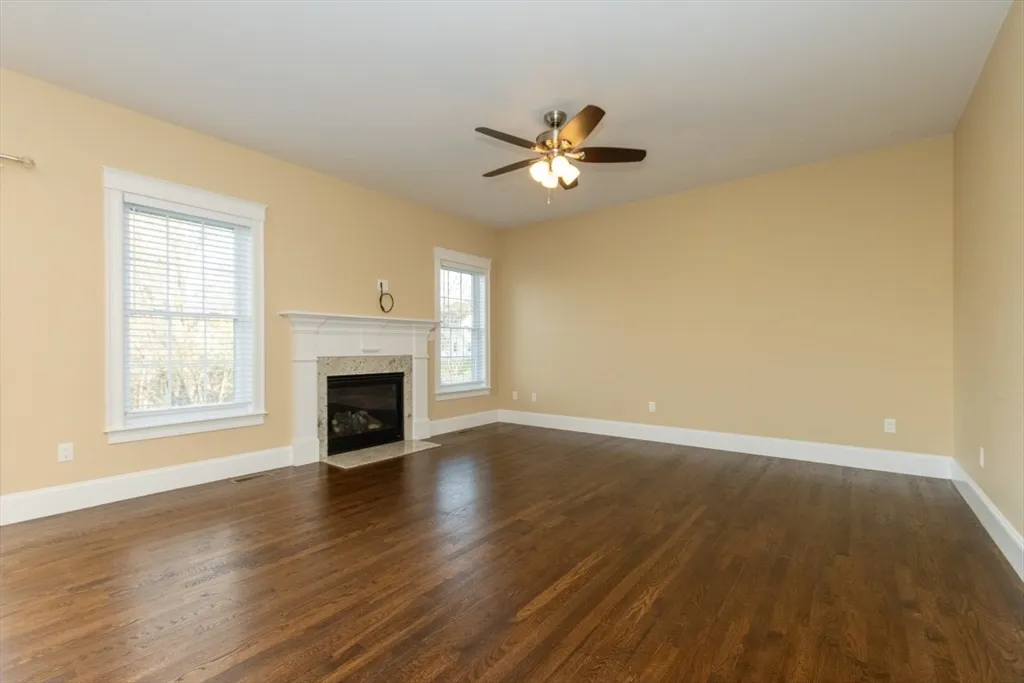 4 bed, 2 bath apartment for rent at 15 Hialeah Ln, Framingham — photo 20 of 42