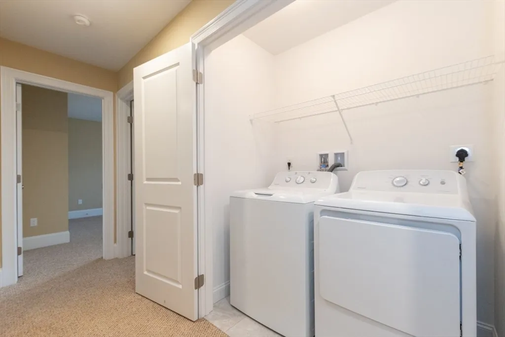 4 bed, 2 bath apartment for rent at 15 Hialeah Ln, Framingham — photo 42 of 42