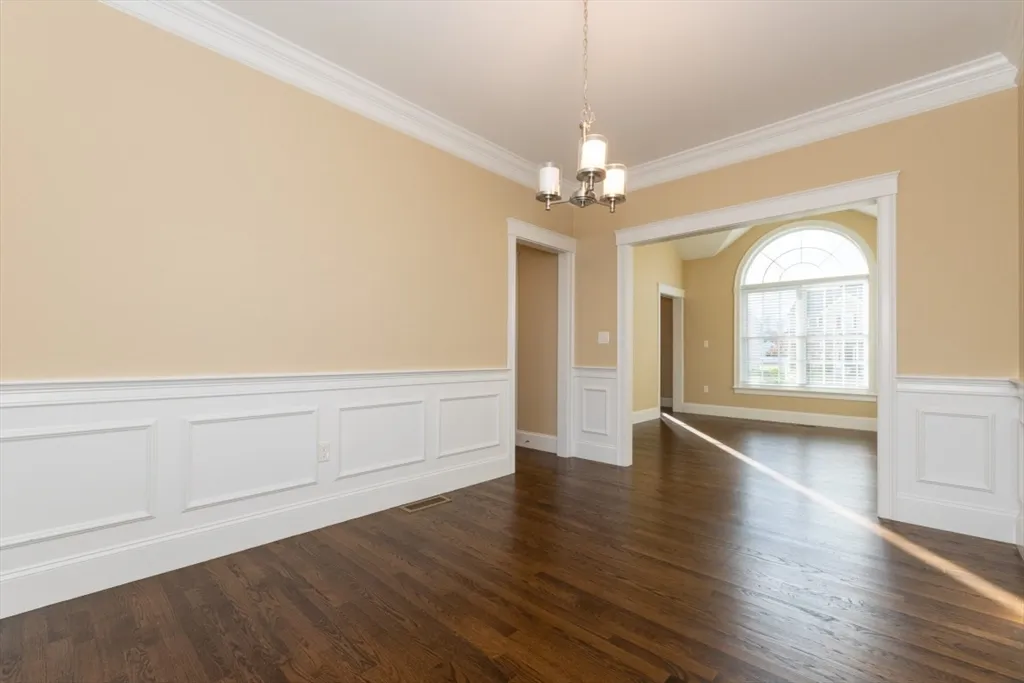 4 bed, 2 bath apartment for rent at 15 Hialeah Ln, Framingham — photo 14 of 42