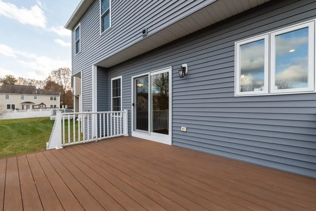 4 bed, 2 bath apartment for rent at 15 Hialeah Ln, Framingham — photo 26 of 42