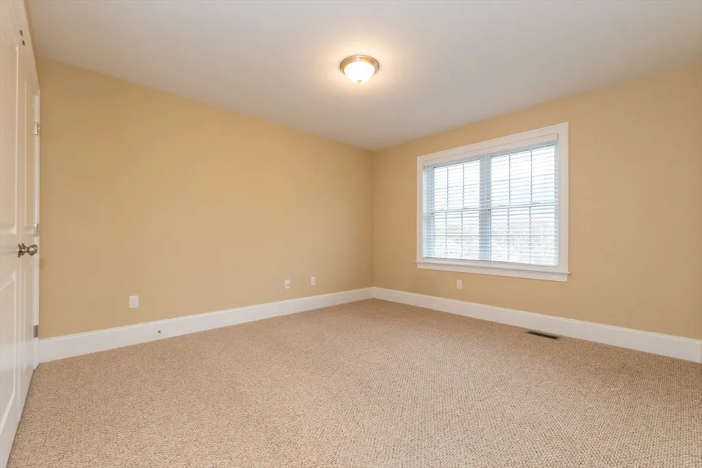 4 bed, 2 bath apartment for rent at 15 Hialeah Ln, Framingham — photo 35 of 42