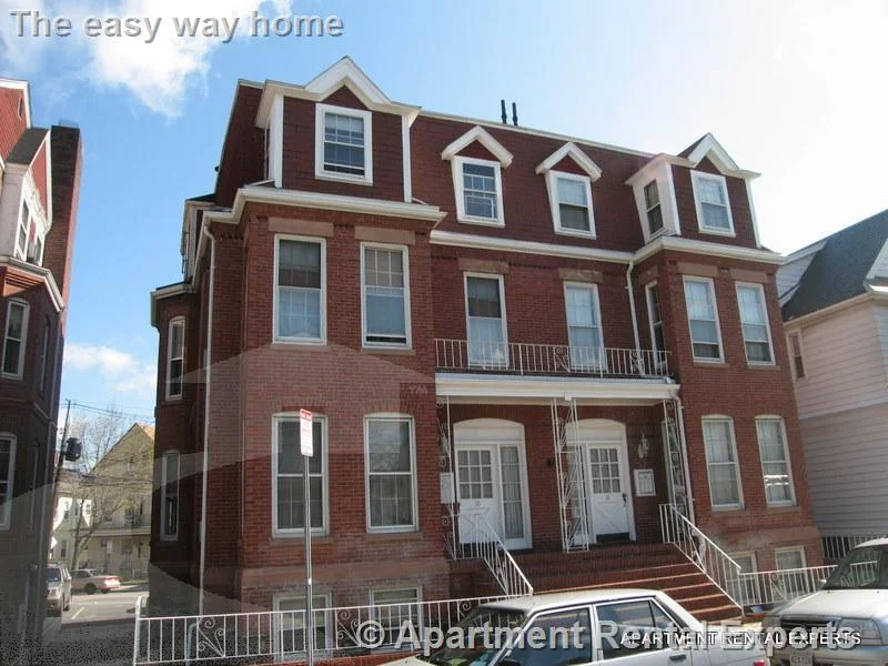 1 bed, 1 bath apartment for rent at 15 Highland Ave Unit 3, Prospect Hill — photo 9 of 12