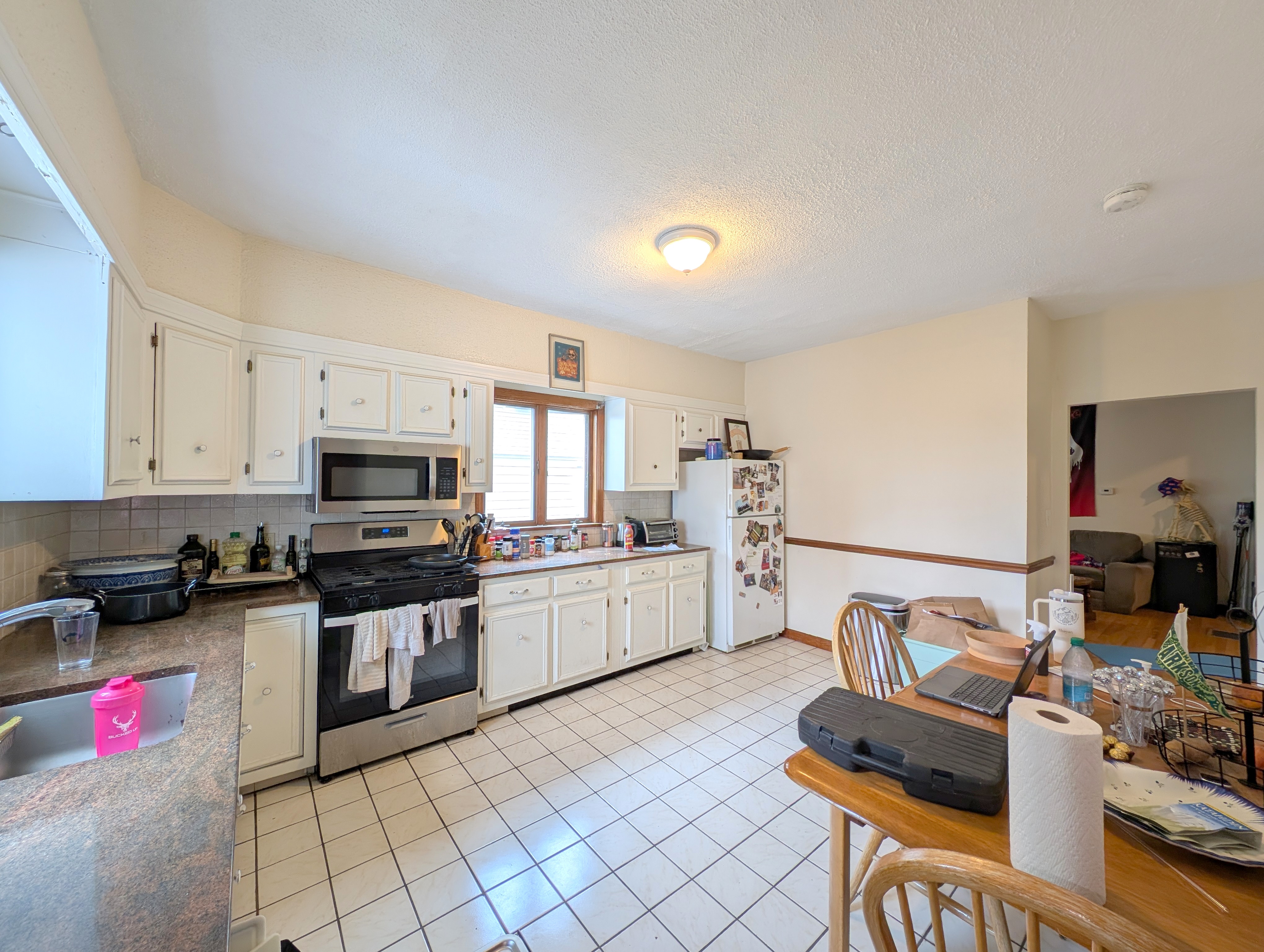 3.5 bed, 2 bath apartment for rent at 15 Hill St Unit 1, West Somerville — photo 2 of 21