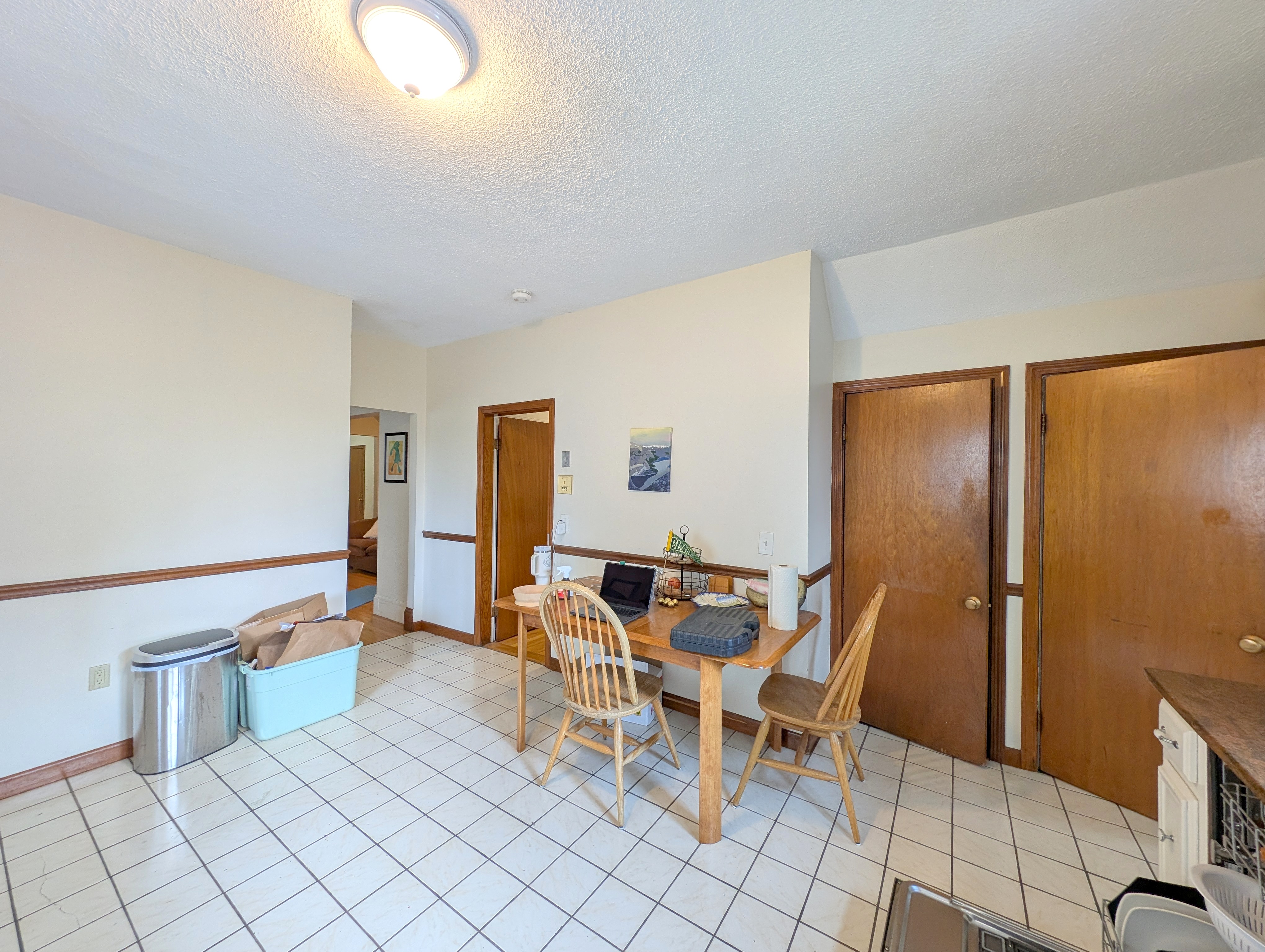 3.5 bed, 2 bath apartment for rent at 15 Hill St Unit 1, West Somerville — photo 3 of 21