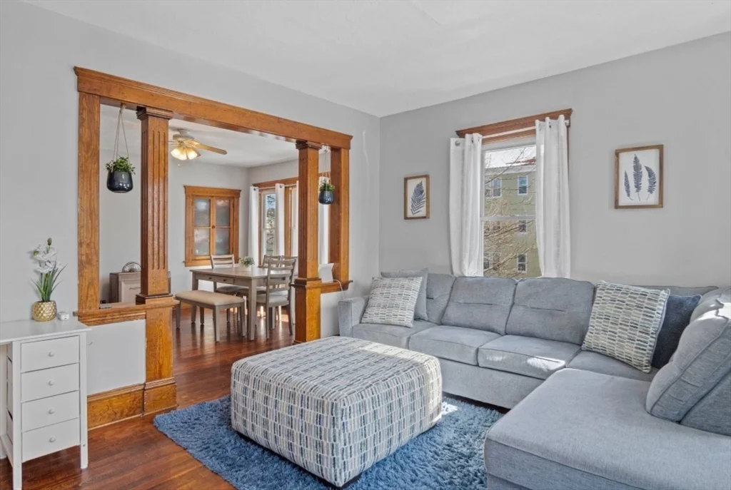 3 bed, 1 bath apartment for rent at 15 Hillside St Unit 3, Worcester — photo 3 of 13