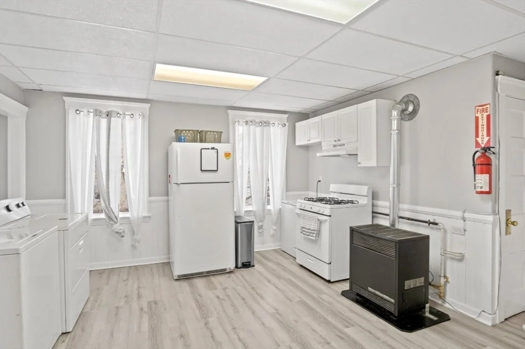 3 bed, 1 bath apartment for rent at 15 Hillside St Unit 3, Worcester — photo 10 of 13