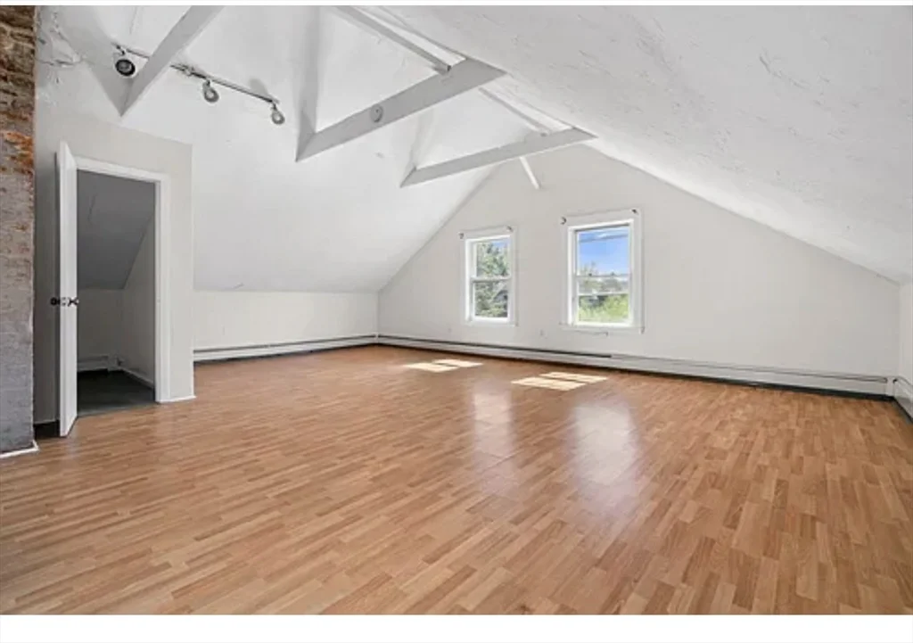 4 bed, 2 bath apartment for rent at 15 Holton Unit 2, Allston — photo 5 of 8