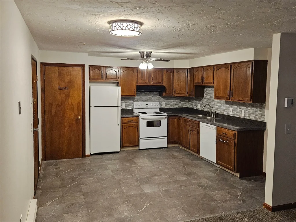 2 bed, 1 bath apartment for rent at 15 Houghton St Unit 7-A, Union Hill — photo 1 of 8