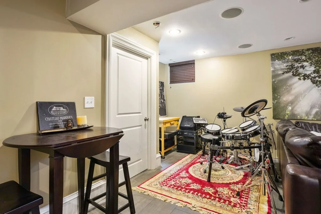 3 bed, 2 bath apartment for rent at 15 Howell St Unit 1, Dorchester — photo 27 of 33