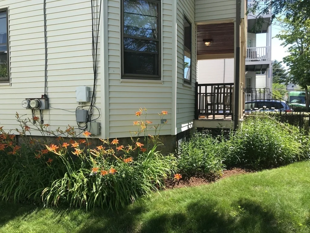2 bed, 1 bath apartment for rent at 15 Hull St Unit 2, Belmont — photo 21 of 24